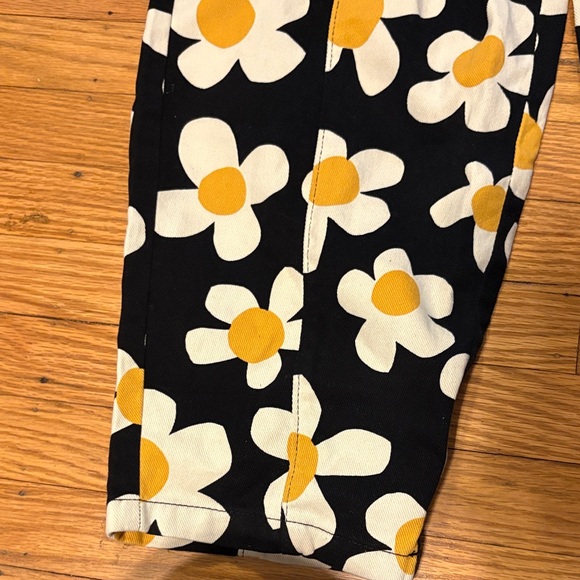 NWOT* Hanna Andersson Black and Cream Floral Kids Barrel Legged Bottoms - Picture 5 of 8